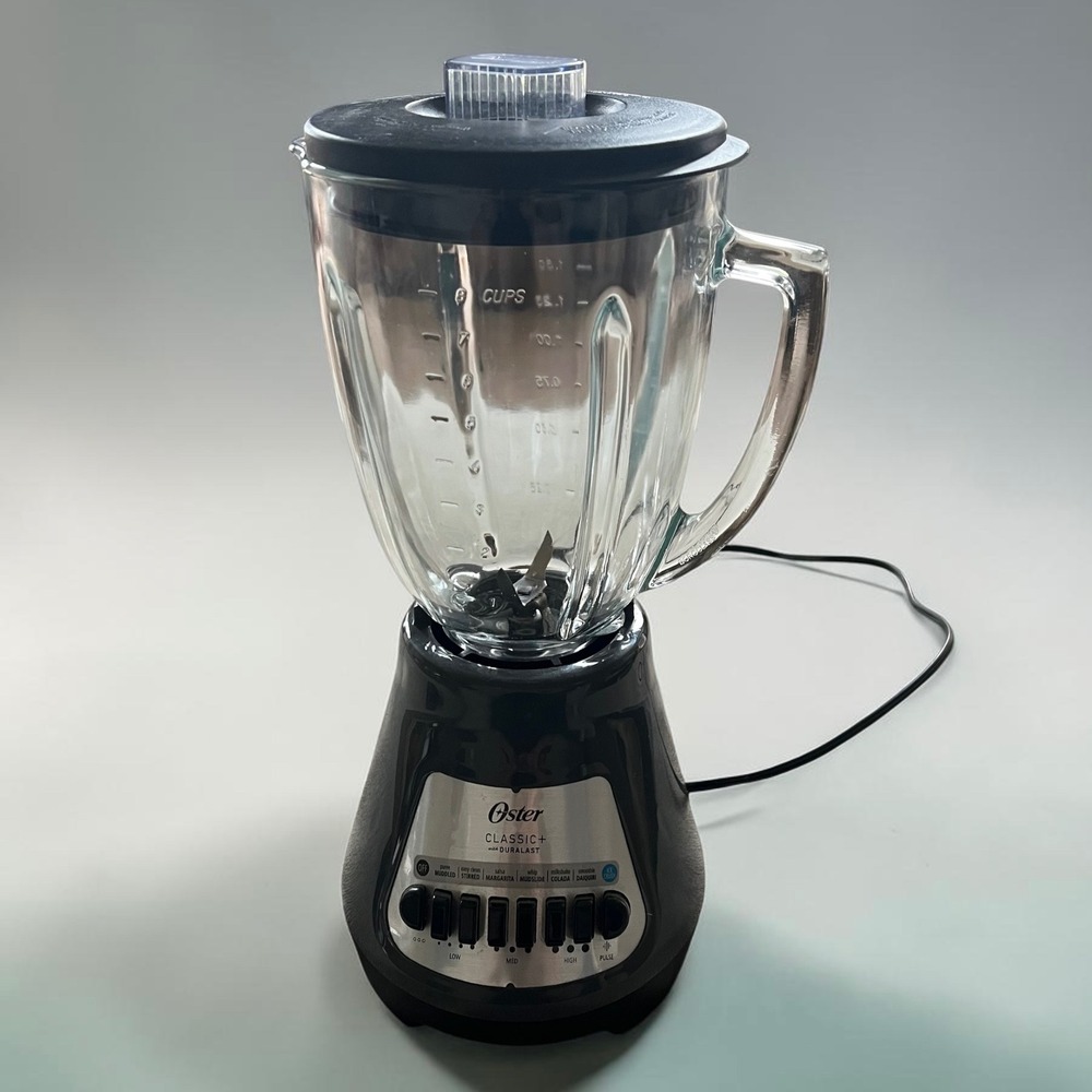 Oster Classic Plus Blender with Duralast 6-Cup Glass Jar Black BLSTMEG-000